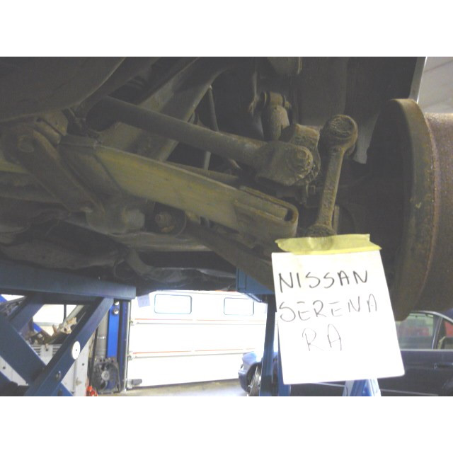 Bieleta de reacción trasera derecha Nissan Serena (C23) (1992 - 2002) MPV 2.0 SLX,SGX 16V (SR20DE)