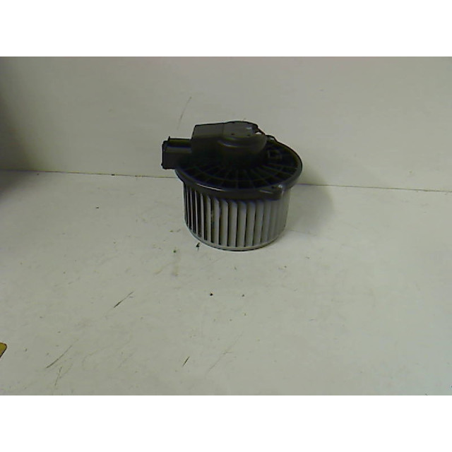 Motor del ventilador de calentador Daihatsu Sirion 2 (M3) (2005 - 2013) Hatchback 1.0 12V DVVT (1KR-FE)
