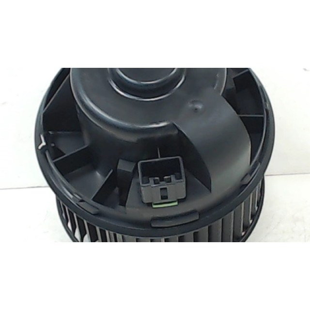 Motor del ventilador de calentador Ford Mondeo IV Wagon (2011 - 2014) Combi 1.6 TDCi 16V (T1BB)
