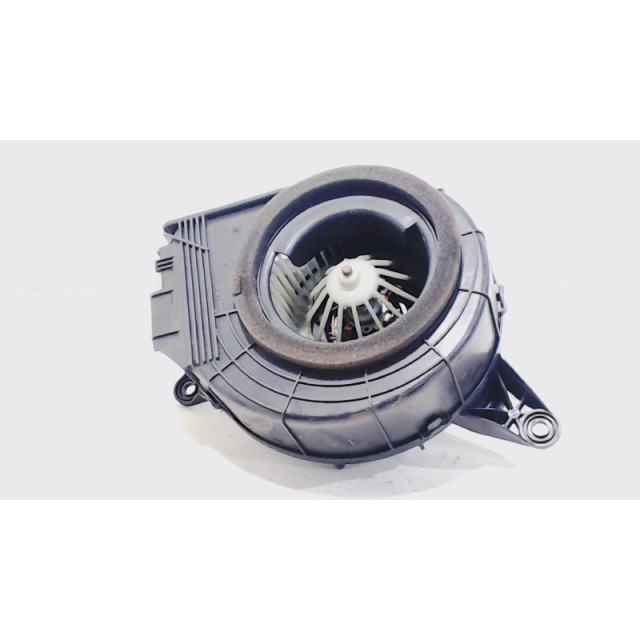 Motor del ventilador de calentador Mercedes-Benz Vito (639.7) (2006 - 2010) Bus 2.2 109 CDI 16V (OM646.980)