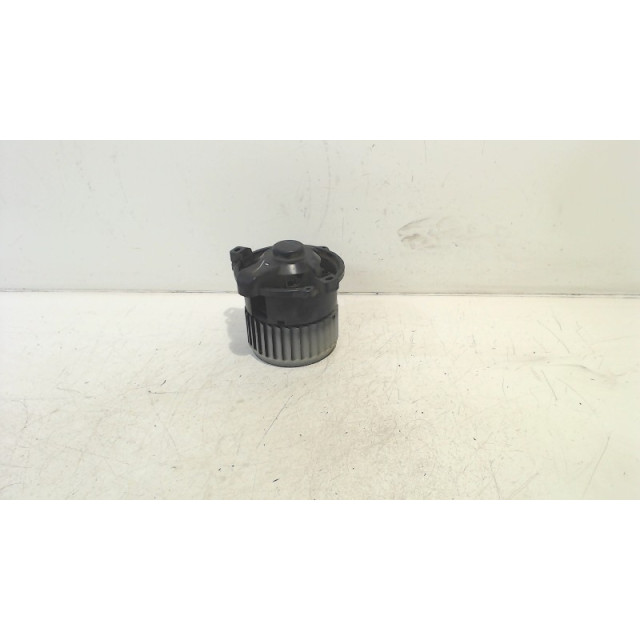 Motor del ventilador de calentador Mitsubishi Colt (Z2/Z3) (2004 - 2012) Hatchback 1.1 12V (134.910)