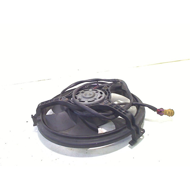 Motor del ventilador Volkswagen Passat Variant (3B5) (1997 - 2000) Combi 1.6 (ARM)