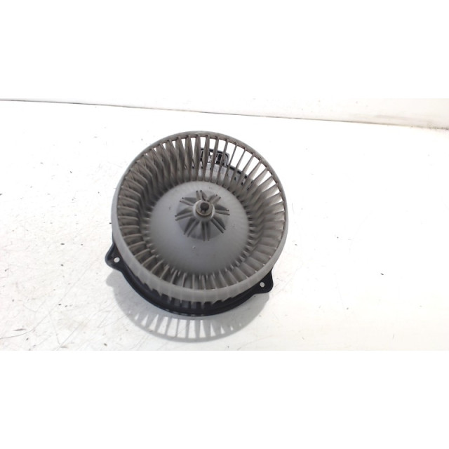 Motor del ventilador de calentador Suzuki Liana (ERC/ERD/RH4) (2001 - 2008) Hatchback 5-drs 1.6 MPi 16V (M16A)