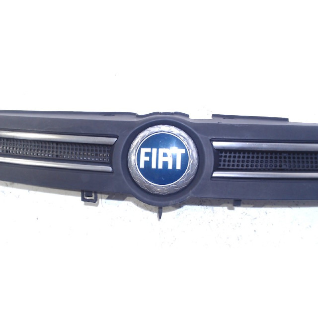 Rejilla Fiat Panda (169) (2003 - 2009) Hatchback 1.2 Fire (188.A.4000)
