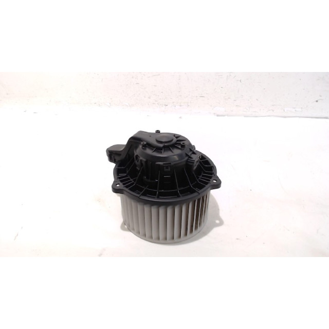 Motor del ventilador de calentador Kia Carens IV (RP) (2015 - actualidad) MPV 1.7 CRDi 16V (D4FD)