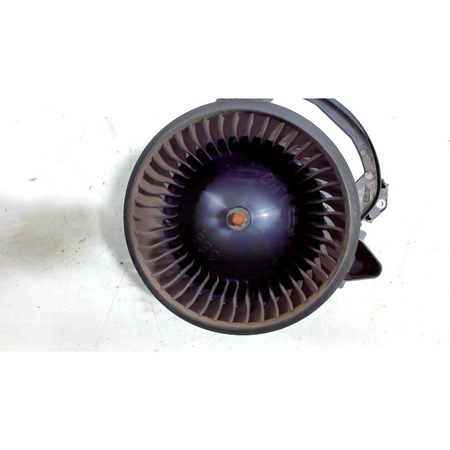 Motor del ventilador de calentador Mercedes-Benz A (W176) (2012 - actualidad) Hatchback 1.5 A-180 CDI, A-180d 16V (OM607.951(Euro 5)