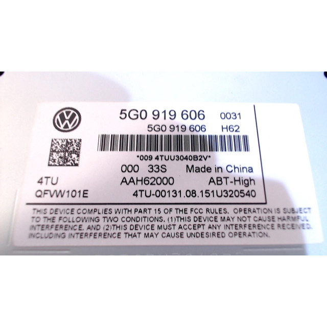 Pantalla de navegación Volkswagen Passat Variant (3G5) (2014 - actualidad) Combi 1.6 TDI 16V (DCXA)