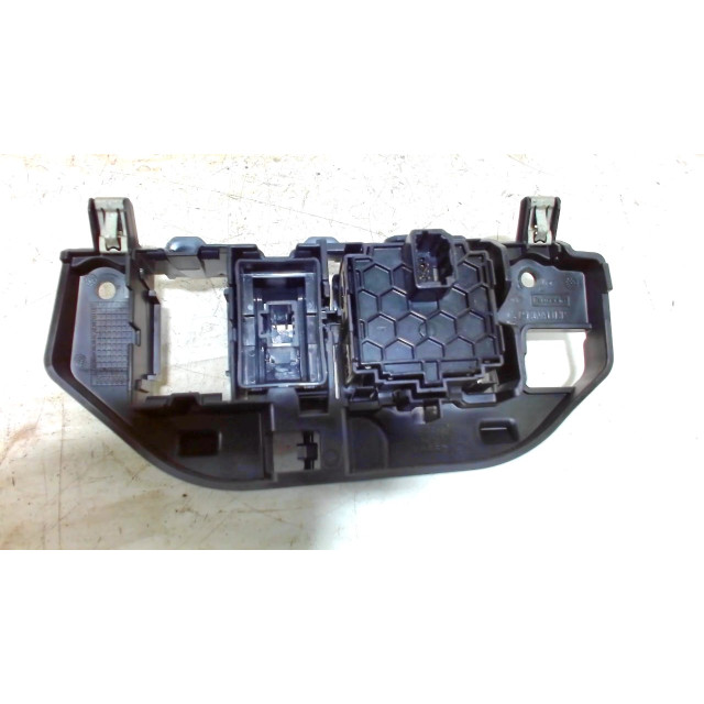 Interruptor de ajustes de altura del faro Renault Clio IV (5R) (2012 - 2014) Hatchback 1.5 Energy dCi 90 FAP (K9K-B6)