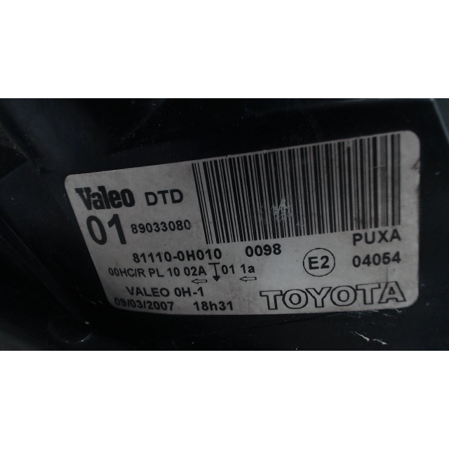 Faro derecho Toyota Aygo (B10) (2005 - 2014) Hatchback 1.0 12V VVT-i (1KR-FE)