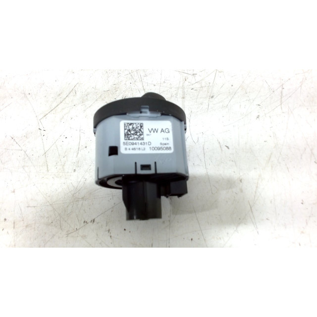 Interruptor de luz Skoda Octavia Combi (5EAC) (2012 - 2020) Combi 5-drs 1.8 TSI 16V (CJSA)