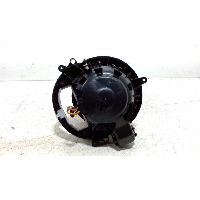 Motor del ventilador de calentador BMW 1 serie (F20) (2015 - 2019) Hatchback 5-drs 116d 1.5 12V TwinPower (B37-D15A)