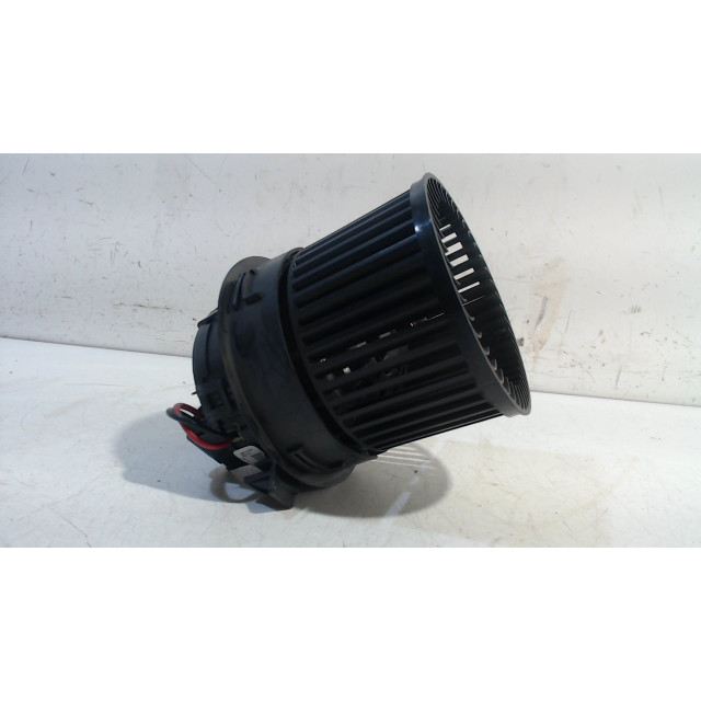 Motor del ventilador de calentador Peugeot 2008 (CU) (2013 - actualidad) MPV 1.2 Vti 12V PureTech 82 (EB2(HMZ))