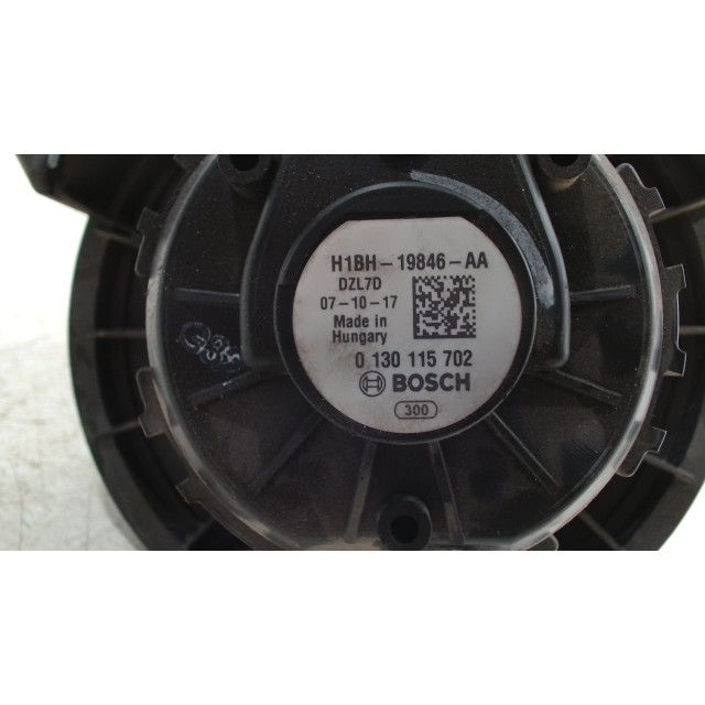 Motor del ventilador de calentador Ford Fiesta 7 (2017 - actualidad) Fiesta VIII Hatchback 1.5 TDCi 85 (XUJF)