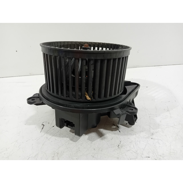 Motor del ventilador de calentador Lancia Ypsilon (843) (2003 - 2011) Hatchback 1.2 (188.A.4000)