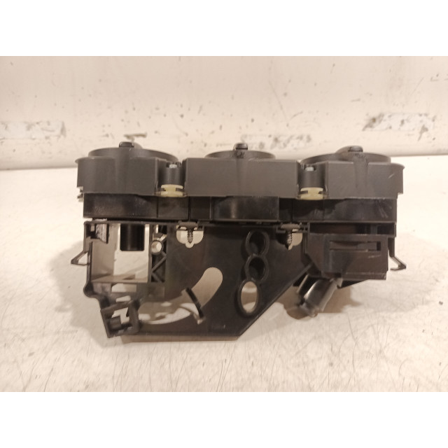 Calefactor del salpicadero Volkswagen Caddy Combi III (2KB/2KJ) (2004 - 2015) MPV 1.6 (BSE)