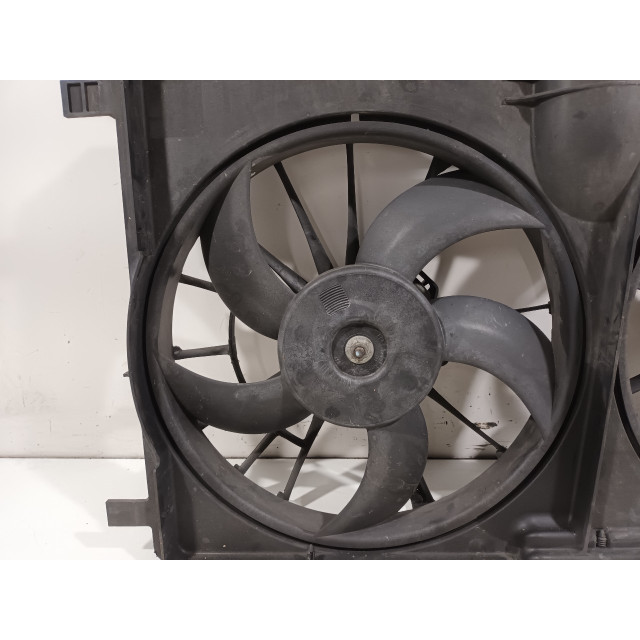 Motor del ventilador Jeep Compass (PK) (2011 - 2016) Compass (MK49) SUV 2.2 CRD 16V 4x2 (OM651.925)
