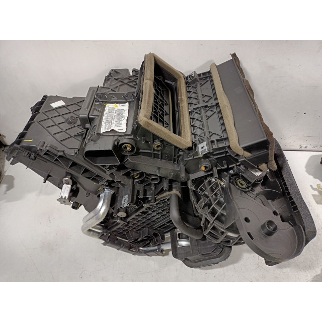 Caja del calentador Ford Transit Connect (PJ2) (2013 - actualidad) Van 1.6 TDCi 16V 95 (TZGA(Euro 5))