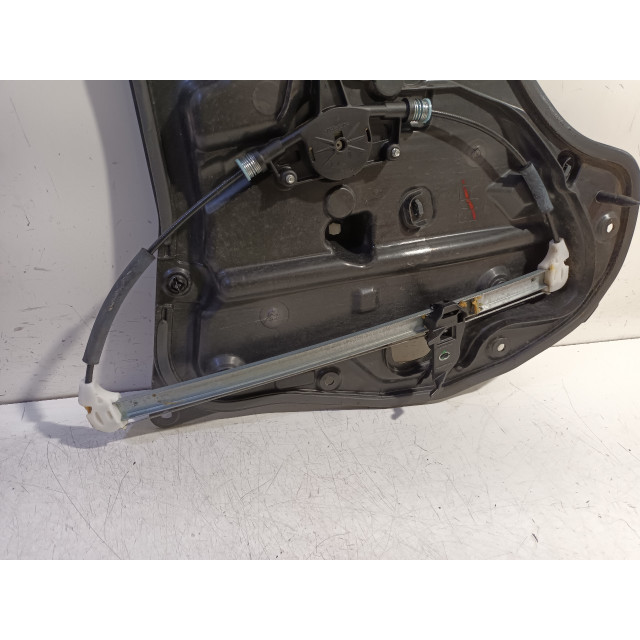 Mecanismo de elevalunas eléctrico de la ventana trasera derecha Mazda 2 (DJ/DL) (2014 - 2017) Hatchback 1.5 SkyActiv-G 90 (P5Y8)