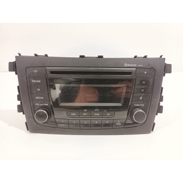 Radio Suzuki Celerio (LF) (2014 - actualidad) Hatchback 5-drs 1.0 12V (K10B)