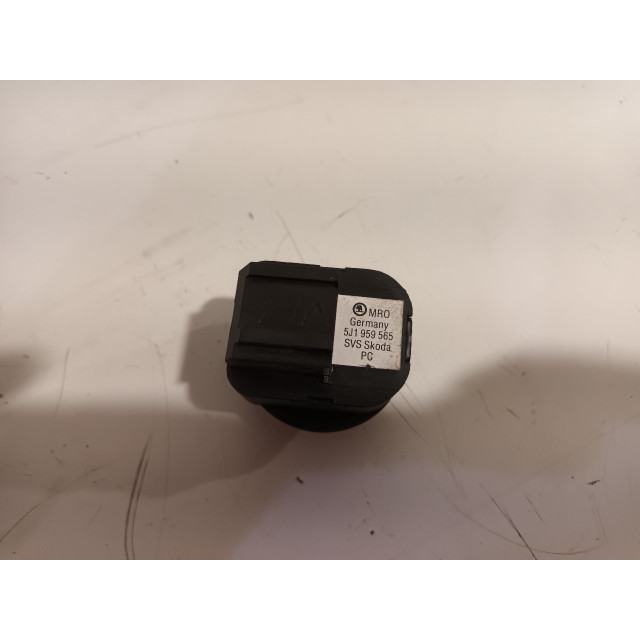 Interruptor de espejos eléctricos Skoda Fabia II Combi (2010 - 2014) Combi 5-drs 1.2 TDI 12V Greenline (CFWA)