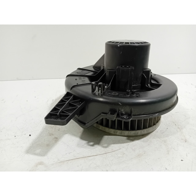 Motor del ventilador de calentador Seat Ibiza ST (6J8) (2012 - 2015) Combi 1.2 TSI (CBZA)