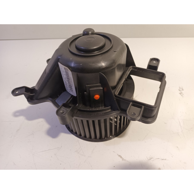 Motor del ventilador de calentador Peugeot 3008 I (0U/HU) (2009 - 2016) MPV 1.6 VTI 16V (EP6C(5FS))