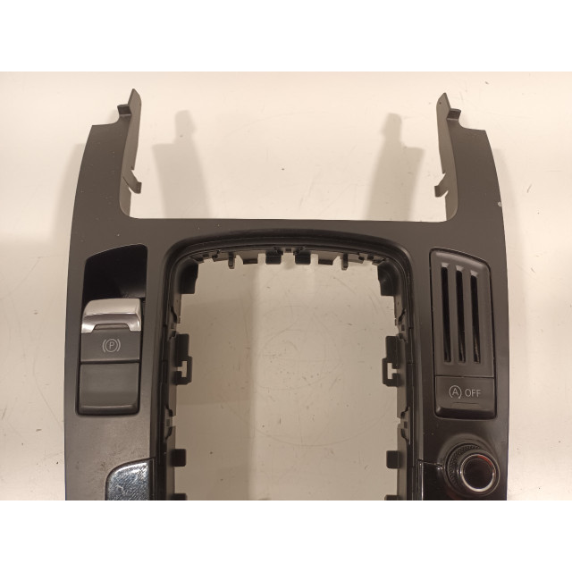 Panel de mando multimedia Audi A5 Sportback (8TA) (2009 - 2014) Liftback 2.0 TFSI 16V (CDNB(Euro 5))