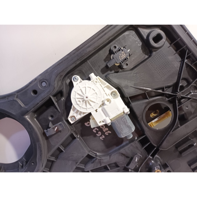 Mecanismo de elevalunas eléctrico de la ventana trasera derecha Mercedes-Benz ML III (166) (2011 - 2015) SUV 3.0 ML-350 BlueTEC V6 24V 4-Matic (OM642.826)