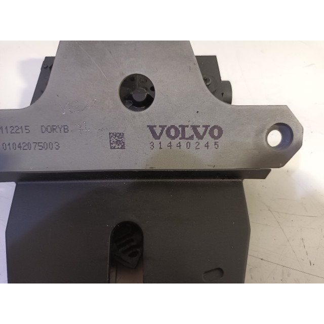 Mecanismo de bloqueo del porton trasero Volvo V40 (MV) (2015 - 2019) 2.0 D2 16V (D4204T8(Euro 6b))