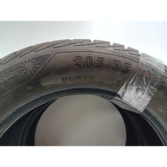 Juego de neumáticos 2 piezas Winter 205/55 R16 tyfoon Winter