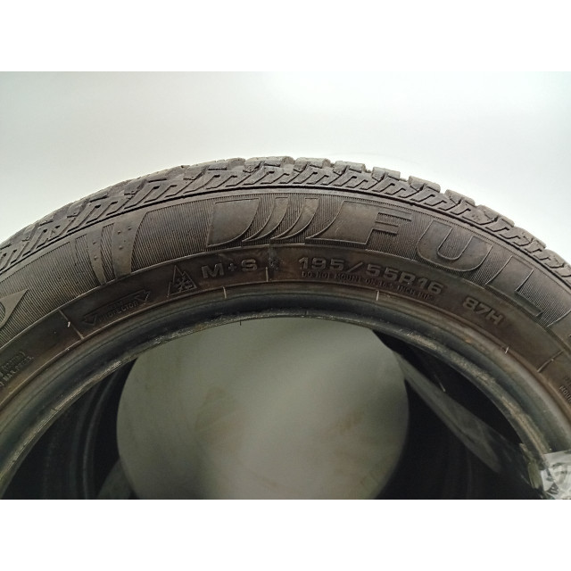 Juego de neumáticos 2 piezas Winter 195/50 R15 viking Winter