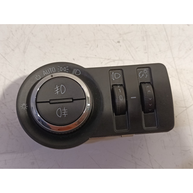 Interruptor de luz Opel Astra J GTC (PD2/PF2) (2011 - 2018) Hatchback 3-drs 1.4 Turbo 16V ecoFLEX 140 (A14NET(Euro 5))