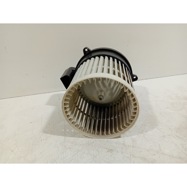 Motor del ventilador de calentador Suzuki Celerio (LF) (2014 - actualidad) Hatchback 5-drs 1.0 12V (K10C)