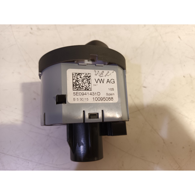 Interruptor de luz Skoda Octavia Combi (5EAC) (2013 - 2020) Combi 5-drs 1.6 TDI Greenline 16V (DBKA)