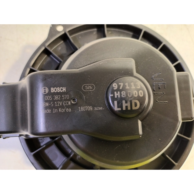 Motor del ventilador de calentador Kia Rio IV (YB) (2017 - 2020) Hatchback 1.0i T-GDi 100 12V (G3LC)
