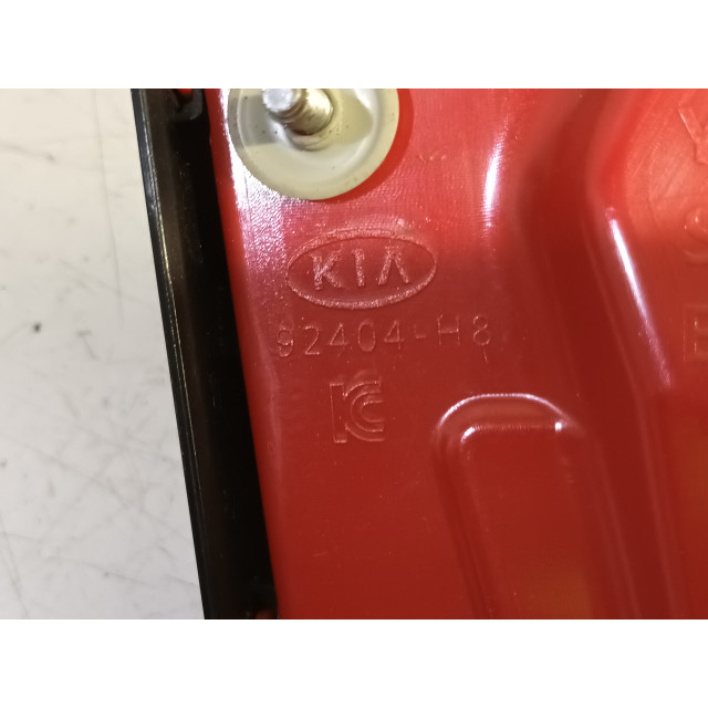Faro trasero derecho de la puerta trasera y maletero Kia Rio IV (YB) (2017 - 2020) Hatchback 1.0i T-GDi 100 12V (G3LC)