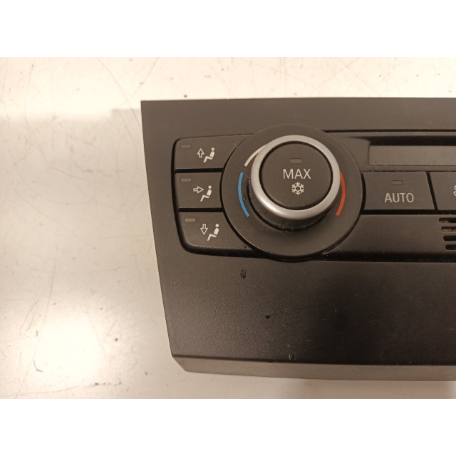 Calefactor del salpicadero BMW 3 serie (E90) (2005 - 2007) Sedan 318i 16V (N46-B20B)