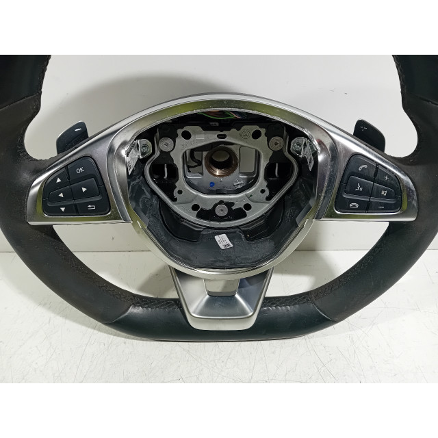 Volante Mercedes-Benz A (W176) (2012 - 2018) Hatchback 1.6 A-180 16V (M270.910)