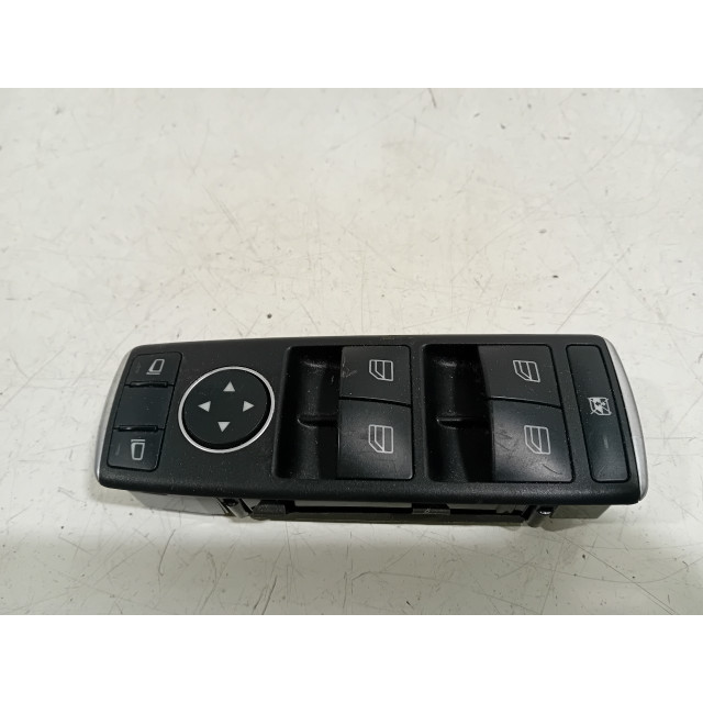 Panel de mando de elevalunas eléctrico Mercedes-Benz A (W176) (2012 - 2018) Hatchback 1.6 A-180 16V (M270.910)