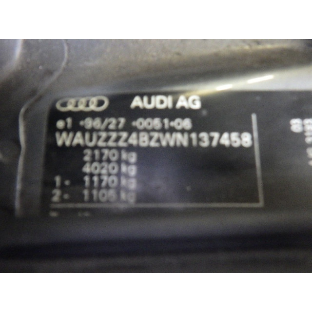 Resorte de presión de gas trasero Audi A6 Quattro (C5) (1997 - 2005) A6 Quattro (4B2) Sedan 2.4 V6 30V (AJG)