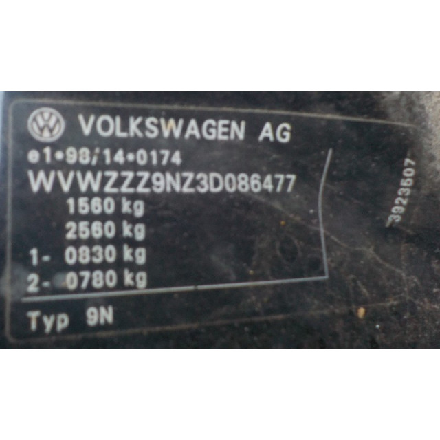 Motor del elevalunas delantero derecho Volkswagen Polo IV (9N1/2/3) (2001 - 2007) Polo (9N1/2/3) Hatchback 1.4 16V (BBY)