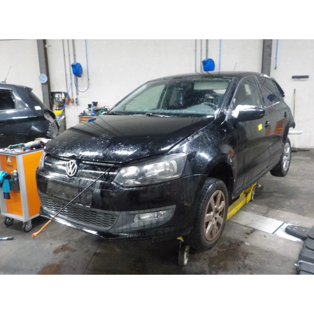 Módulo de airbag Volkswagen Polo V (6R) (2009 - 2014) Hatchback 1.2 TDI 12V BlueMotion (CFWA(Euro 5))