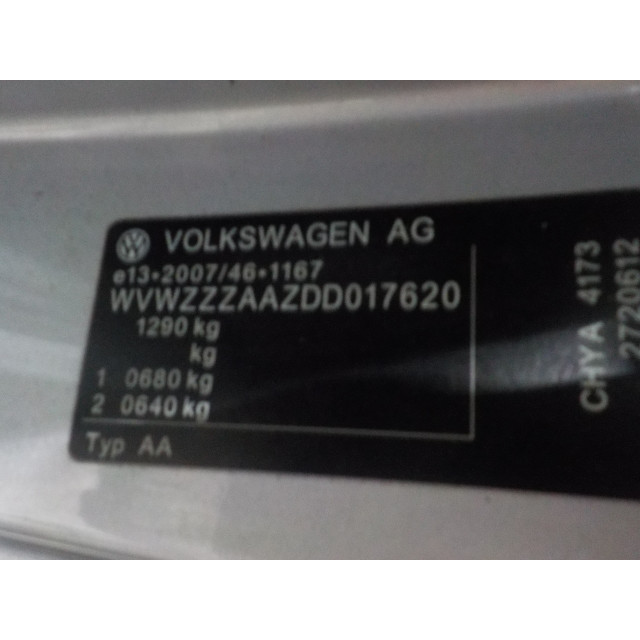 Puntal delantero izquierdo Volkswagen Up! (121) (2011 - 2020) Hatchback 1.0 12V 60 (CHYA)