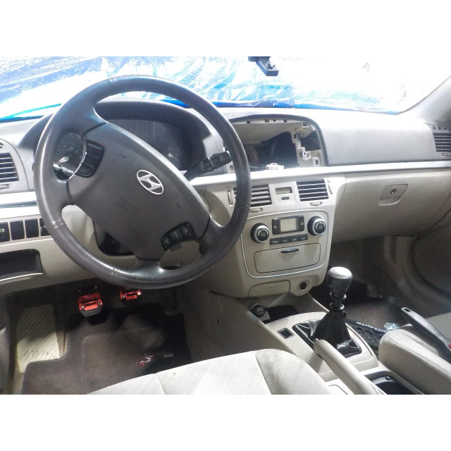 Puerta delantera derecha Hyundai Sonata (2005 - 2010) Sedan 2.4 16V CVVT (G4KC)
