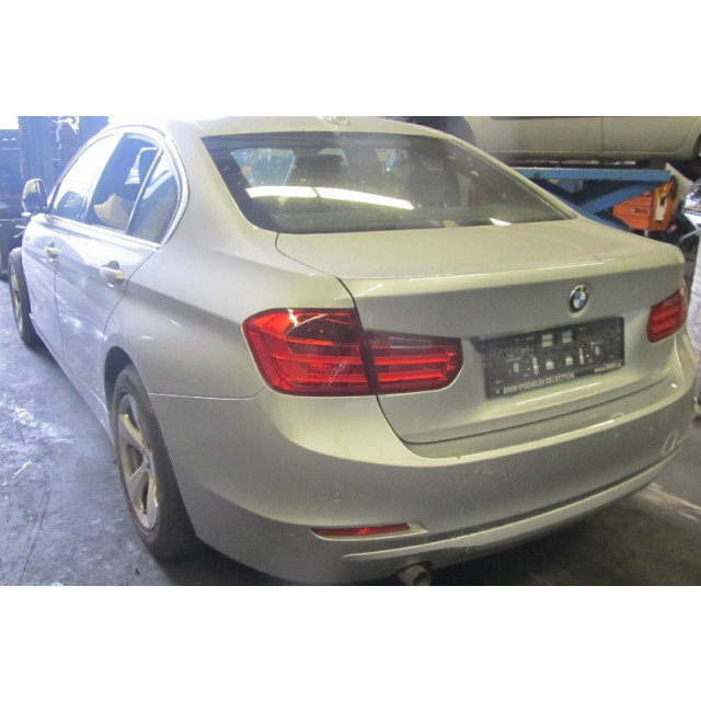 Eje de suspensión trasero derecha BMW 3 serie (F30) (2012 - 2015) Sedan 318d 2.0 16V (N47-D20C)