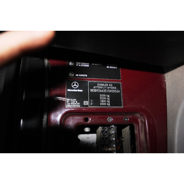 Regulador de presión de freno Mercedes-Benz Sprinter 3/5t (906.73) (2006 - 2009) Sprinter 3t (906.71) Bus 211 CDI 16V (OM646.985)