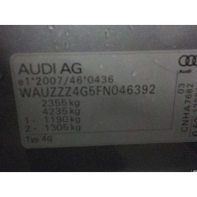 Liberación del freno de mano Audi A6 Avant (C7) (2013 - 2018) Combi 2.0 TDI 16V (CNHA(Euro 6))
