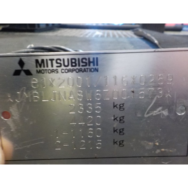 Motor del limpiaparabrisas trasero Mitsubishi Grandis (NA) (2005 - 2010) MPV 2.0 DI-D 16V (BSY)