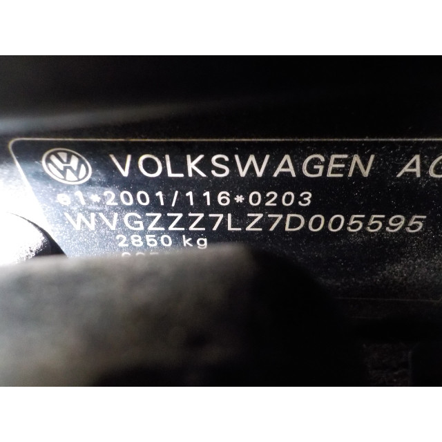 Placa de bloqueo del borde delantero Volkswagen Touareg (7LA/7L6) (2003 - 2010) SUV 2.5 TDI R5 (BAC)