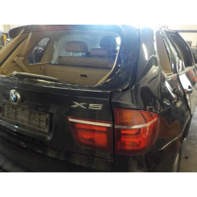 Eje de suspensión delantero izquierda BMW X5 (E70) (2010 - 2013) SUV xDrive 35d 3.0 24V (N57-D30A)